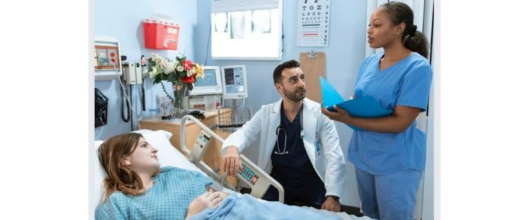 Não fale SOBRE o paciente Fale COM o paciente